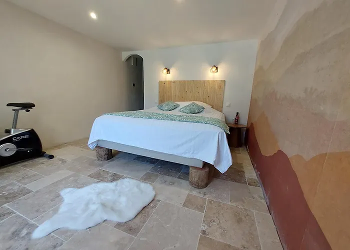 Rundinella Konukevi Vero